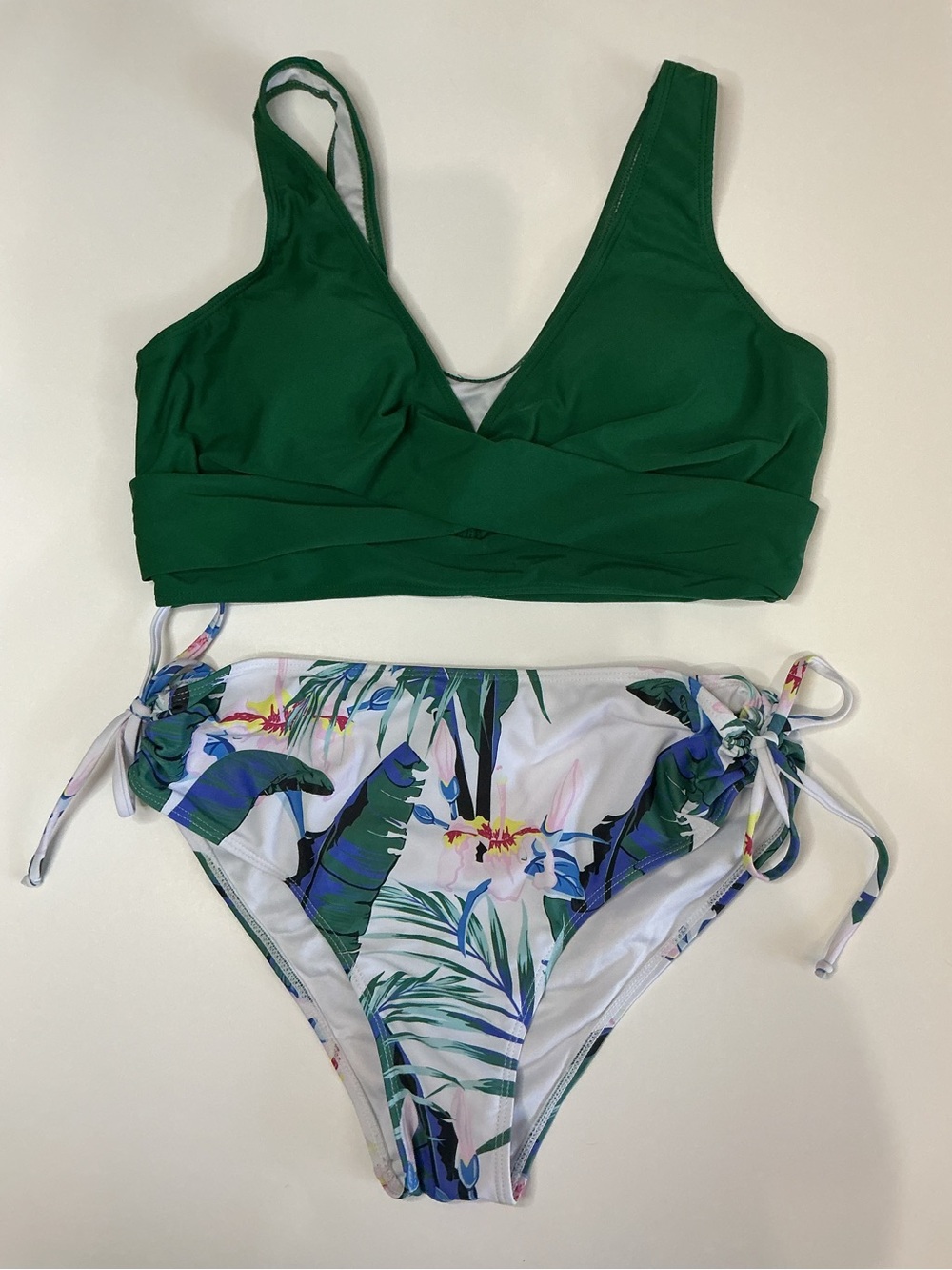 Green Tropical Print Two-Piece Swimsuit Bikini